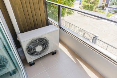 Havalandırma ünitesi kompresörü evin dışına yerleştirildi.