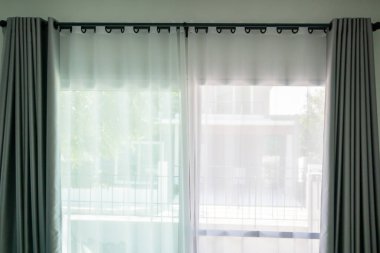 Oturma odasındaki perde iç dekorasyonu