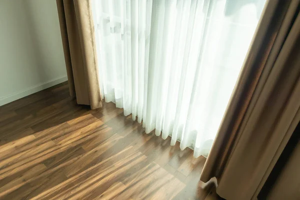 Janela Cortina Decoração Interiores Sala Estar Dia Ensolarado Com Luz — Fotografia de Stock