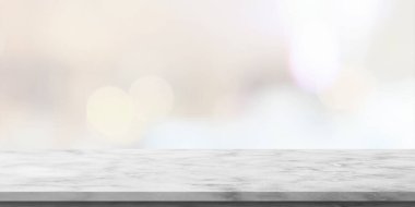 Bulanık mutfak kafesi arka planında mermer masa.