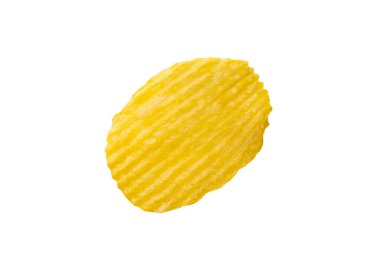 Patates cipsi beyaz arkaplanda izole edildi