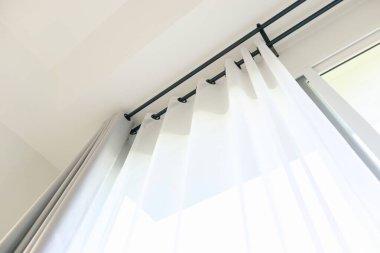 Oturma odasındaki perde iç dekorasyonu