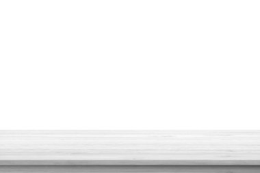 Boş beyaz tahta masa üstü beyaz arkaplanda izole edildi