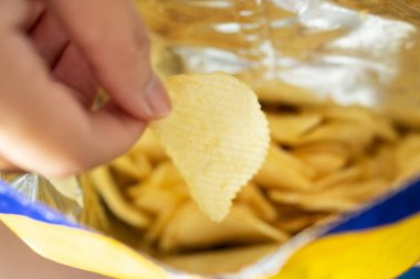 Atıştırmalık patates cipsi.