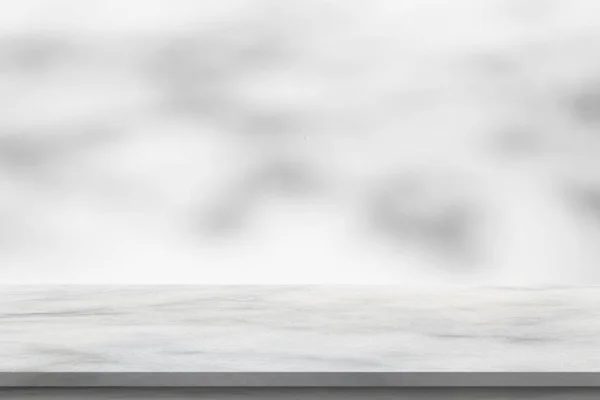 Мраморный Стол Каплей Тени Дерева Белом Фоне Стены Отображения Макета — стоковое фото