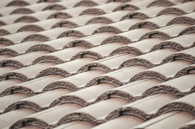 Seramik çatı kiremitleri bizden.