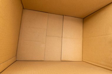Boş kahverengi karton kutu arkaplan üst görünümünü aç
