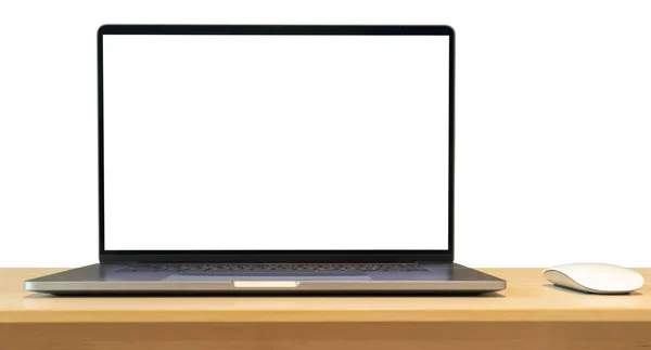 Laptop Pustym Ekranem Drewnianym Stole Izolowane Białym Tle — Zdjęcie stockowe