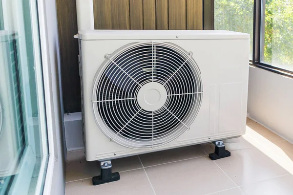 Condicionado Unidade Exterior Compressor Instalar Fora Casa — Fotografia de Stock