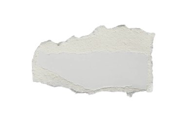 Beyaz yırtılmış kağıt kenarları beyaz arkaplanda izole edilmiş.