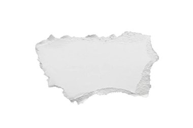 Beyaz yırtılmış kağıt kenarları beyaz arkaplanda izole edilmiş.
