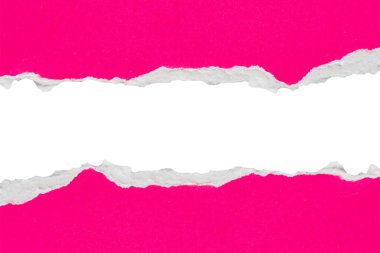 Pembe yırtık kağıt kenarları beyaz arkaplanda izole edilmiş.