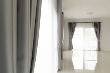 Oturma odasındaki perde iç dekorasyonu