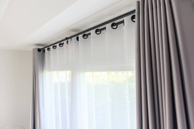 Oturma odasındaki perde iç dekorasyonu