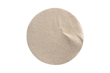 Beyaz arkaplanda izole edilmiş boş yuvarlak kağıt etiketi