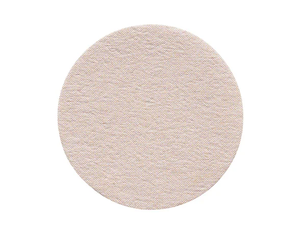 Beyaz arkaplanda izole edilmiş boş yuvarlak kağıt etiketi