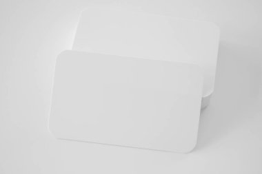 Beyaz arkaplanda beyaz kartvizit