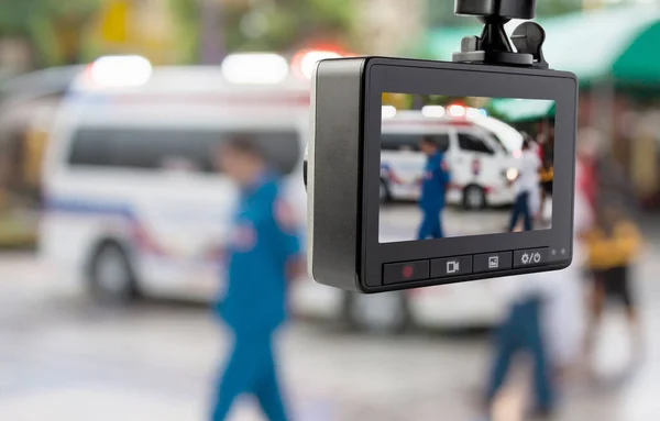 Carro Cctv Câmera Gravador Vídeo Com Carro Ambulância Estrada — Fotografia de Stock