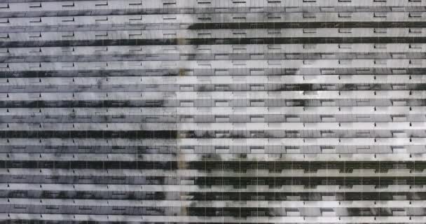 Vista superior do telhado de vidro de uma grande estufa moderna — Vídeo de Stock