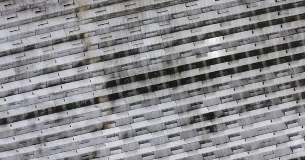 Vista superior del techo de cristal de un gran invernadero moderno — Vídeo de stock