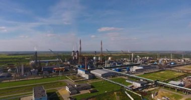 Büyük endüstriyel kimya fabrikası üst görünümü