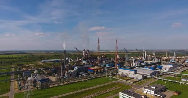 Vista superior de fábrica química industrial grande — Vídeos de Stock