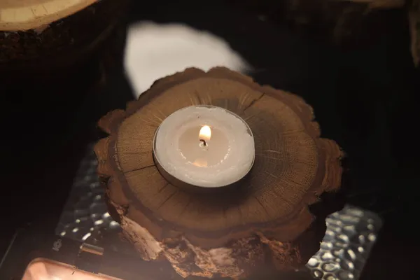 Produkty z drewna cięte świecznik — Zdjęcie stockowe