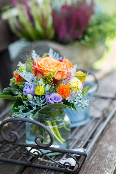 Renkli yaz çiçeği buketi 