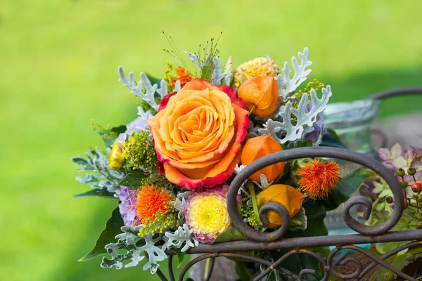 Renkli yaz çiçeği buketi 