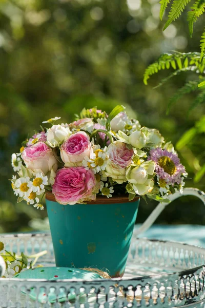 Petit Bouquet Fleurs Aux Roses Sauvages — Photo