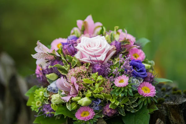 Buquê Flores Coloridas Com Flores Rosa — Fotografia de Stock