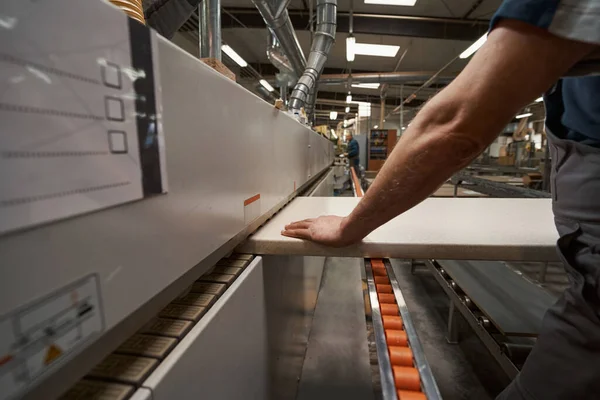 Focused photo on wooden plank being in production — ストック写真