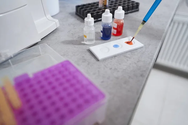 Close-up photo of doctor doing medical research — Stock Photo, Image