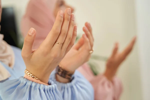 Cropped photot of Muslim female hands in religious prayer position — 스톡 사진
