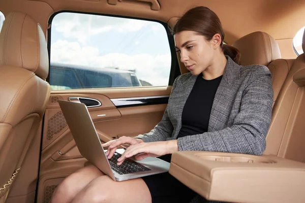 Young Woman Sitting Passenger Seat Typing Notebook Keyboard Car Trip — Stock Photo, Image