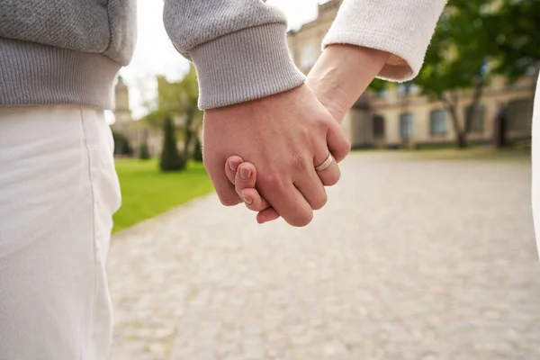 Close Man Woman Standing Outdoors Hand Hand While Spending Time — Stockfoto