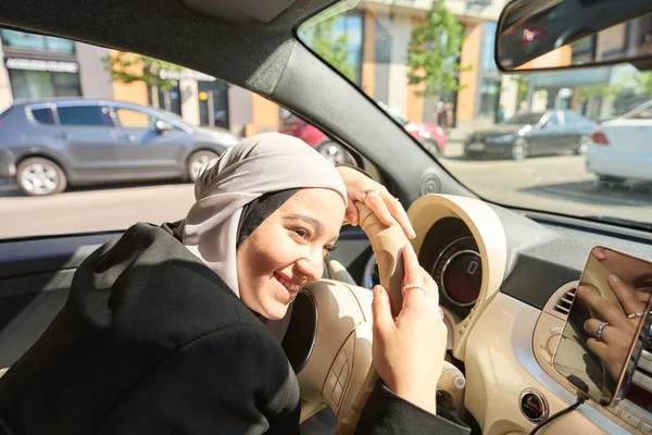 Arab Woman Lay Steering Wheel Car Her Face — 스톡 사진