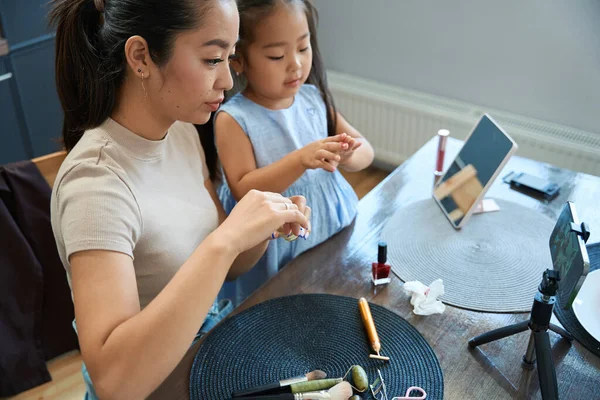 Smiling Beautiful Asian Woman Taking Selfie While Sitting Her Little — Stock Photo, Image