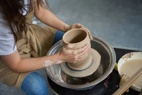 Artisanat Forme Pot Argile Sur Une Roue Potier Dans Atelier — Photo