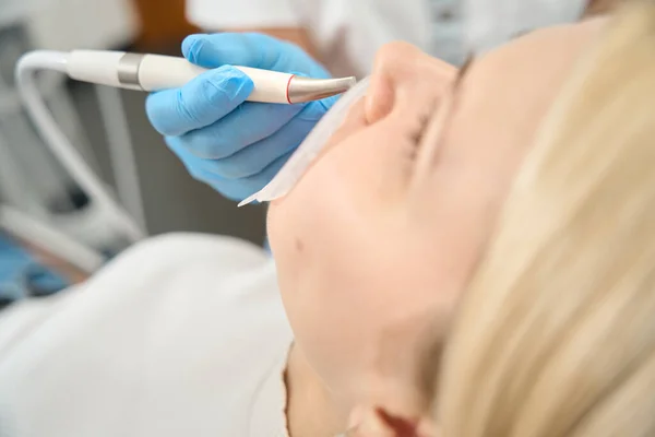 Equipo Dentista Manos Médico Trabajo — Foto de Stock