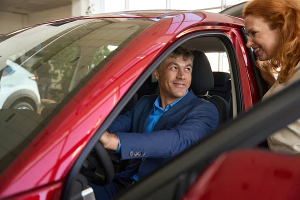 Male Person Trying Drive New Machine Transportation Decision Concept — Stock Photo, Image