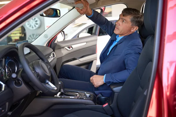 Adult Man Choosing Car Gift Autosalon Decision Purchase — Stock Photo, Image