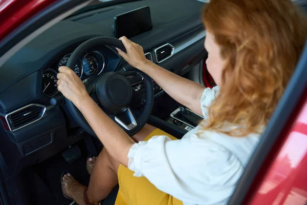 Woman Holding Steering Wheel Planning Buy Car — Stock Photo, Image
