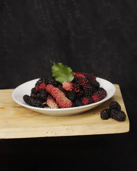 Amoras Frescas Contêm Muita Vitamina Esta Fruta Roxa Escura Tem — Fotografia de Stock