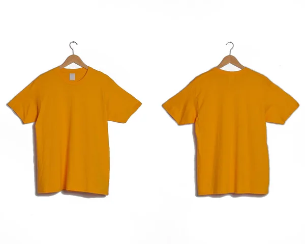 Plain Shirt Hängande Vit Bakgrund Blank Shirt Bit Shirt Som — Stockfoto