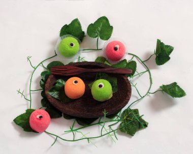 Süngerli kekin birçok çeşidi vardır ve tadı güzeldir. Tatlı ve tuzlu var. Süngerli kek, tatil kutlamalarıyla eş anlamlıdır ama herkes tadını çıkarabilir. Bulanık Odakla