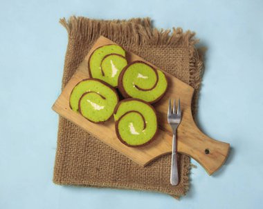 Sünger kekleri ve kekler genellikle fırında pişirilerek pişirilir. Yumuşak ve tatlı bir tatla, en sevdiğin menü olacak. Bu pasta aile etkinlikleri için mükemmel. Bulanık Odakla