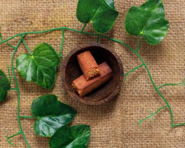 S0YJOY düşük yağlı gıda, çilek aromalı ve rahatlarken yemek için uygundur ya da iş arkadaşı olarak, bu yemek meyve ve sebze içerir, üst köşeden çeşitli arka plan fotoğrafları