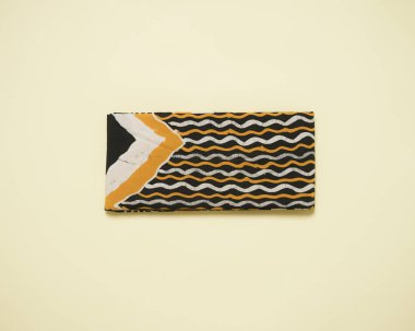 Endonezya motif de dahil olmak üzere çeşitli batik kumaşlarla çok zengindir. Endonezya 'daki her bölgenin karakteristik bir batik motifi vardır. Batik sanatsal değeri yüksek bir zanaat.. 