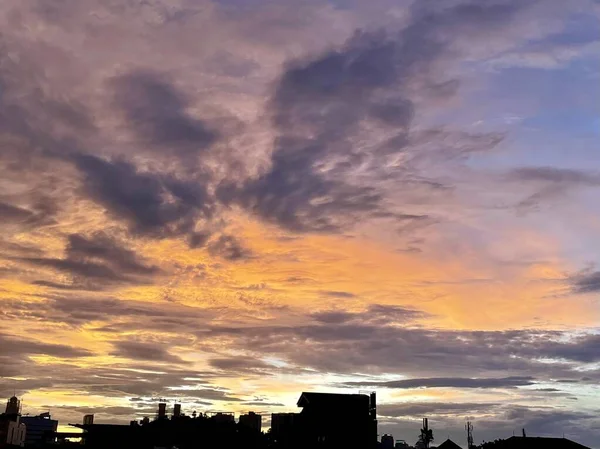 Céu Crepúsculo Muito Bonito Uma Mistura Cores Laranja Azul Bela — Fotografia de Stock